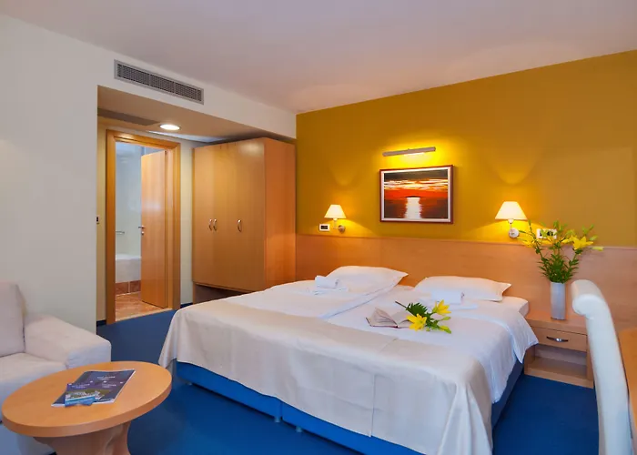 Saudade Hotel Gradac (Split-Dalmatia)