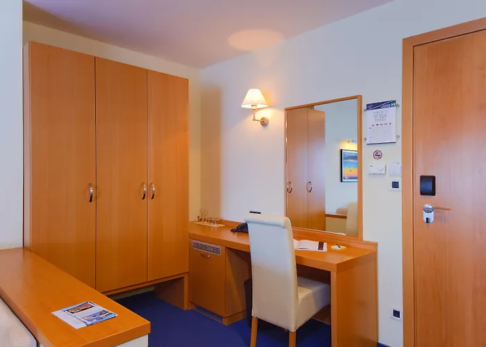 Saudade Hotel Gradac (Split-Dalmatia)