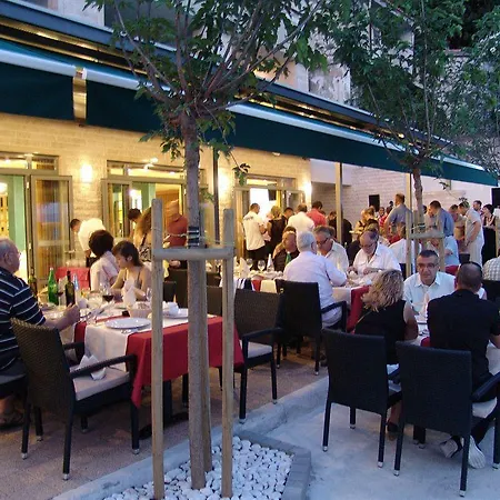 Saudade Hotel Gradac (Split-Dalmatia)