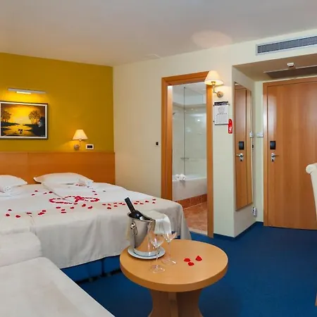 Saudade Hotel