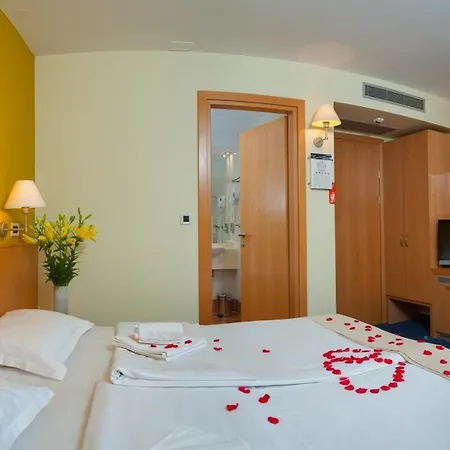 Saudade Hotel 4*